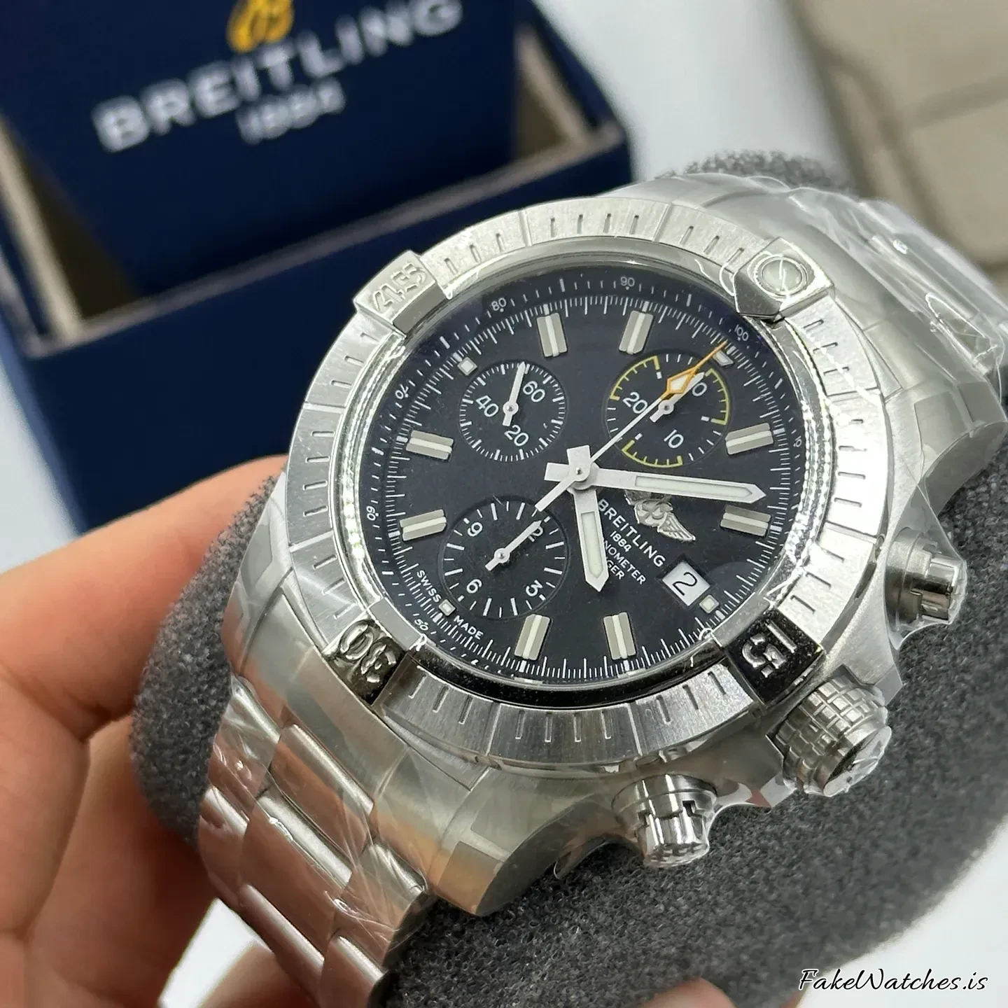 breitling-avenger-a13317101b1a1-3215