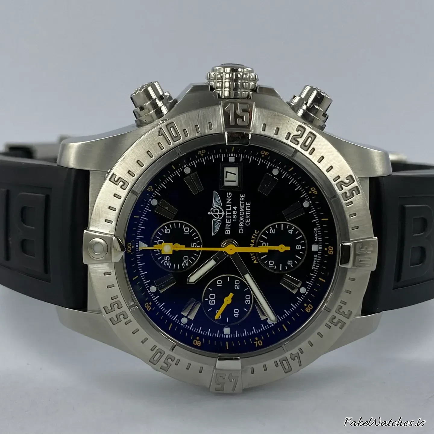 breitling-avenger-skyland-a13380-7517