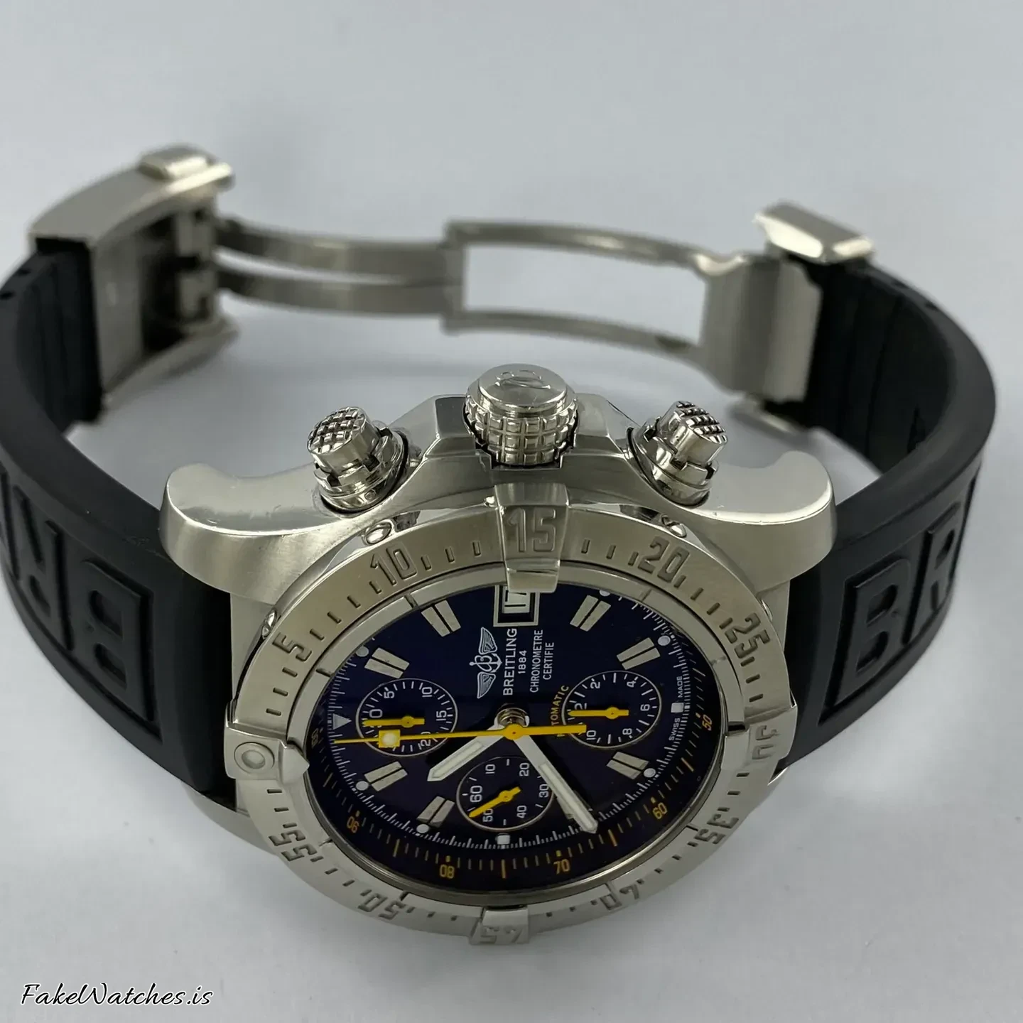 breitling-avenger-skyland-a13380-7521