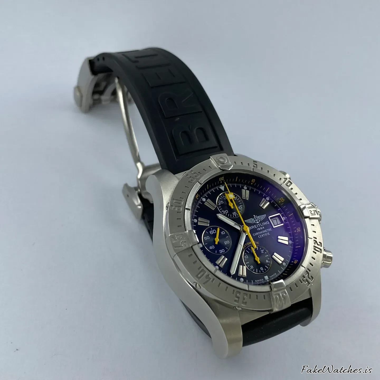 breitling-avenger-skyland-a13380-7524