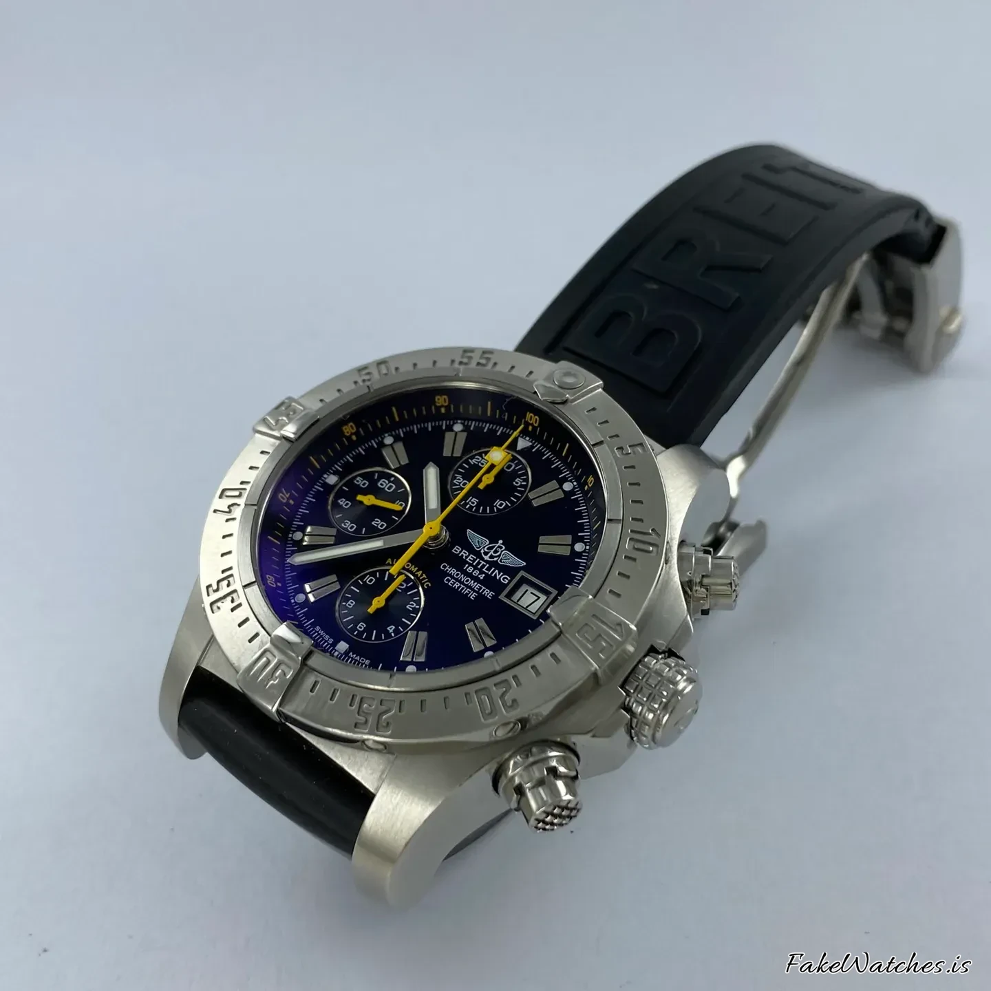 breitling-avenger-skyland-a13380-7527