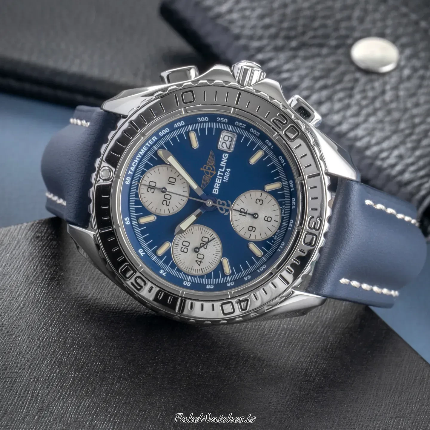 breitling-shark-a13051-028-3023