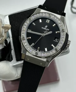 Hublot Classic Fusion Quartz 581.NX.1470.RX.1104 Quartz 33mm Female Replica Watch - Black Dial, Titanium Case