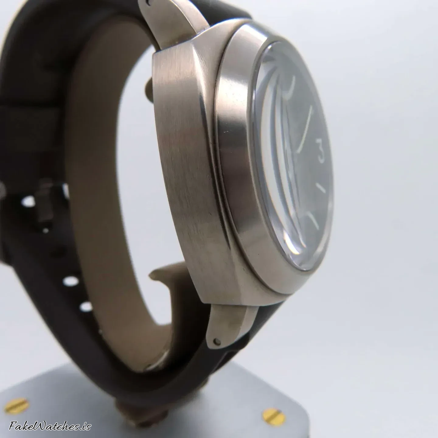 panerai-luminor-marina-pam00118-10442