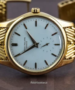 Alternative view of Patek Philippe Calatrava 2526 Automatic 36mm Unisex Replica Watch - White Dial, Yellow Gold Case