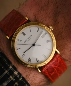 Alternative view of Patek Philippe Calatrava 3944J Quartz 33mm Unisex Replica Watch - White Dial, Yellow Gold Case