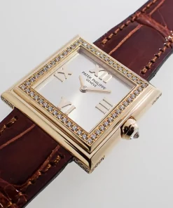 Alternative view of Patek Philippe Gondolo 4868 Quartz 28mm Female Replica Watch - Silver Dial, Yellow Gold Case