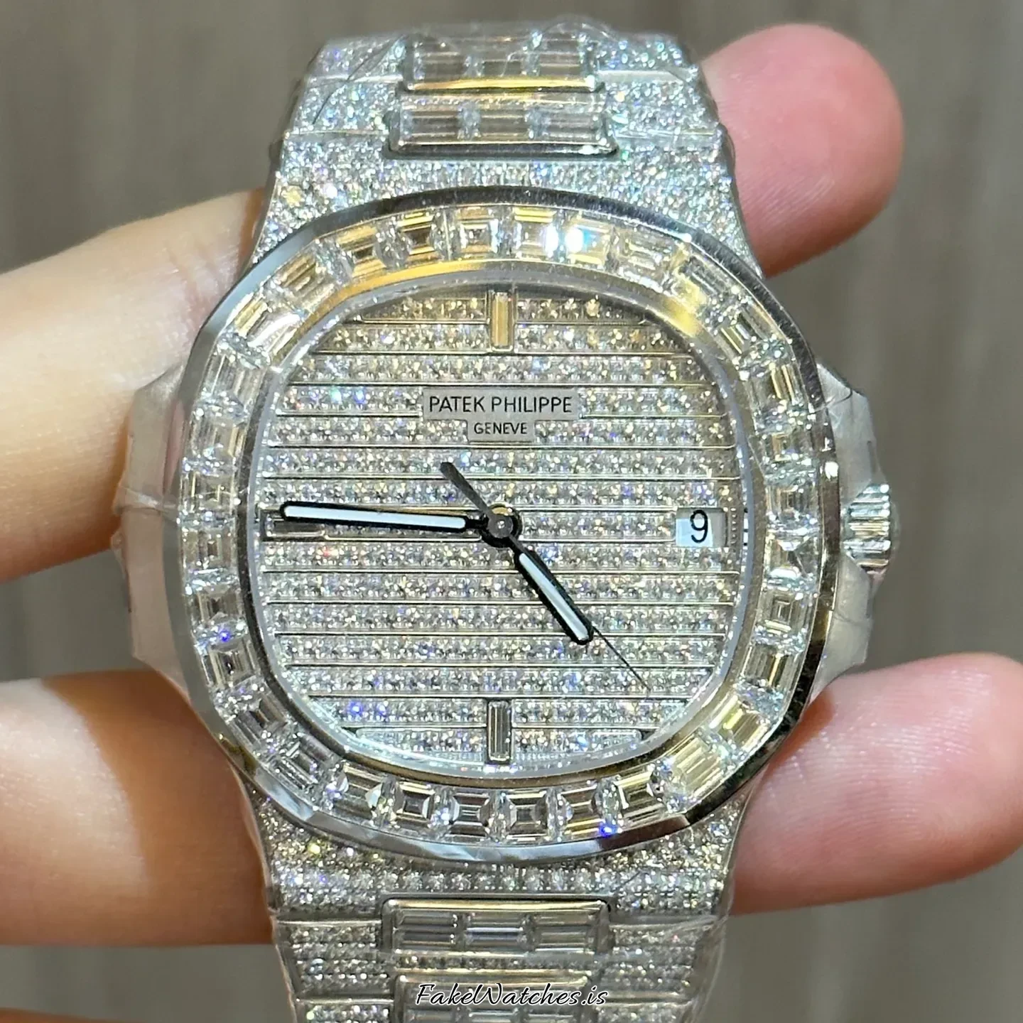 patek-philippe-nautilus-571910g-010-823