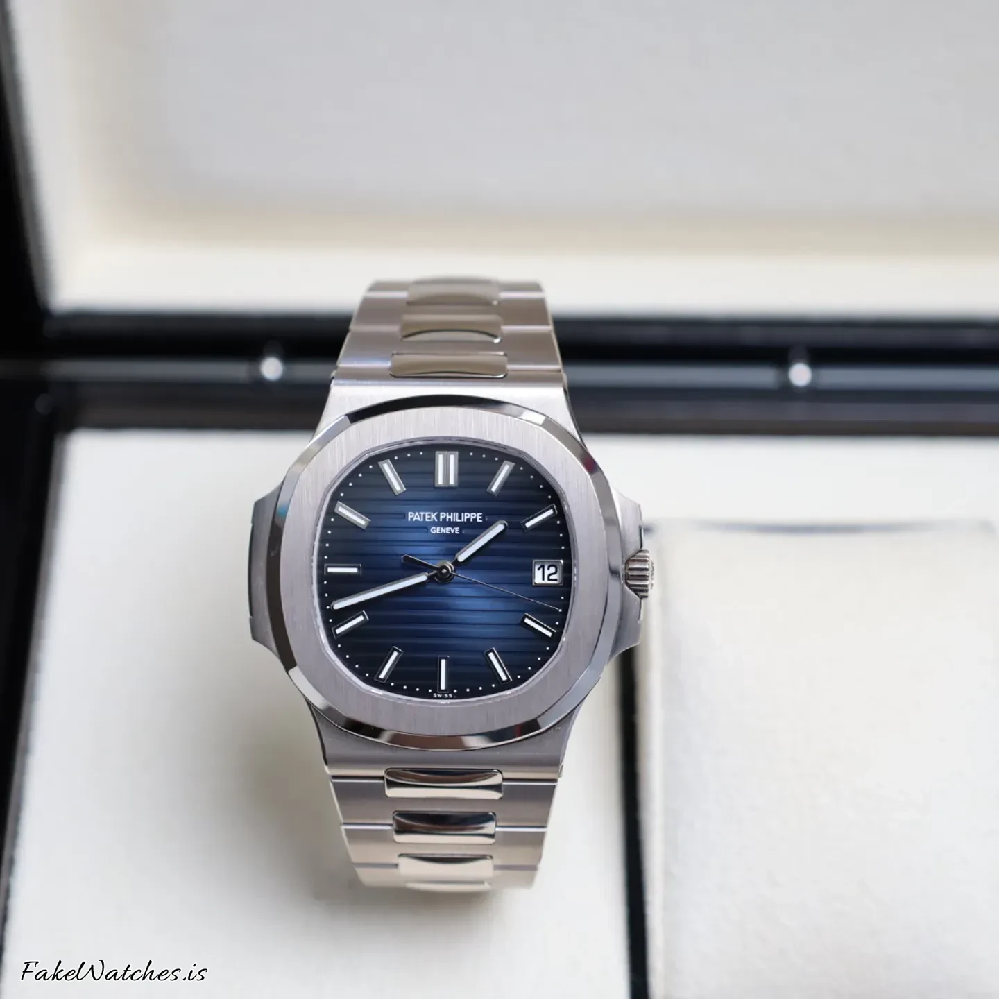 patek-philippe-nautilus-58111g-001-37