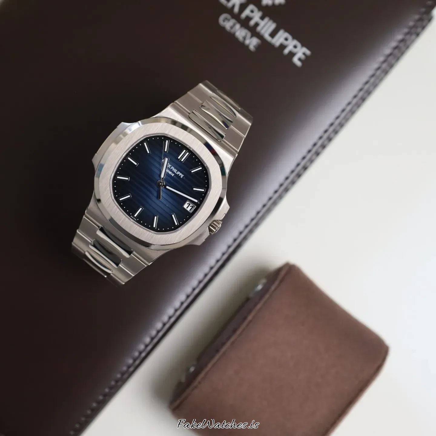 patek-philippe-nautilus-58111g-001-44
