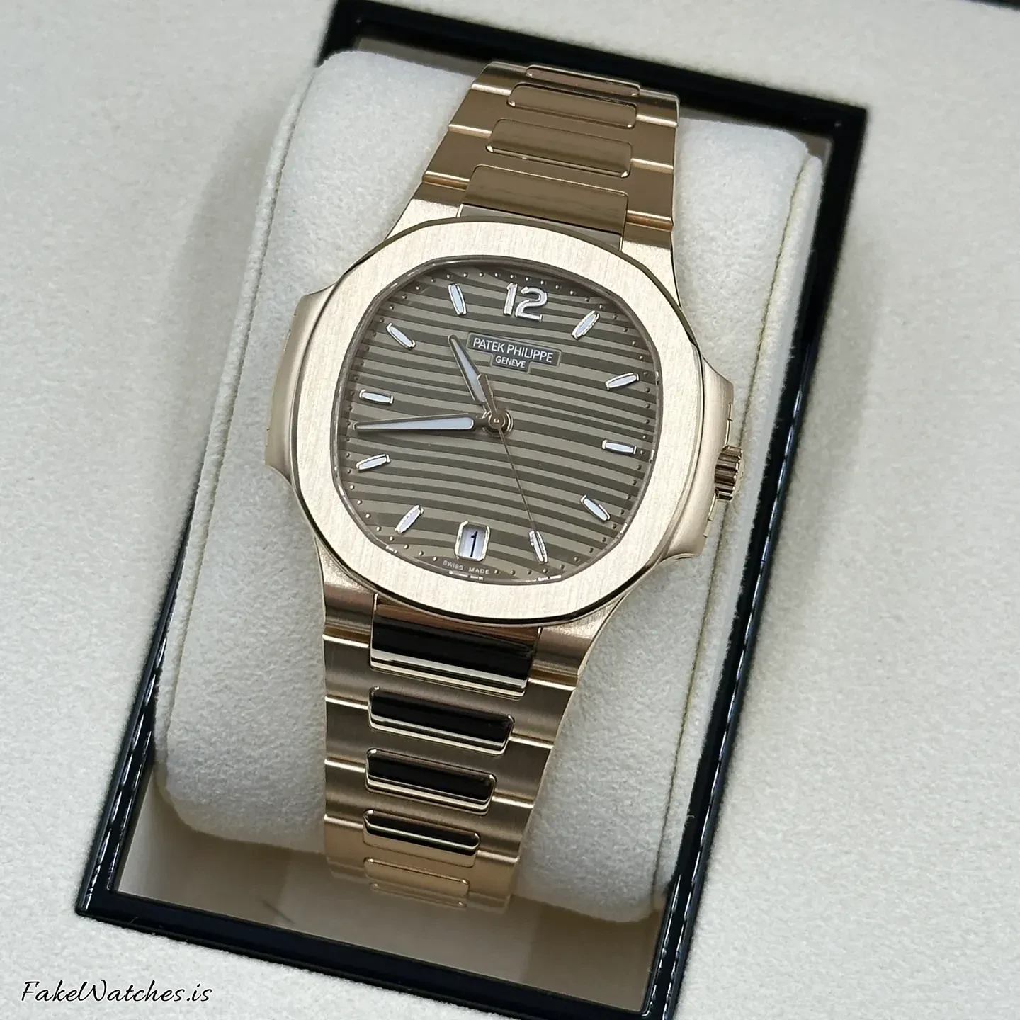 patek-philippe-nautilus-71181r-010-806