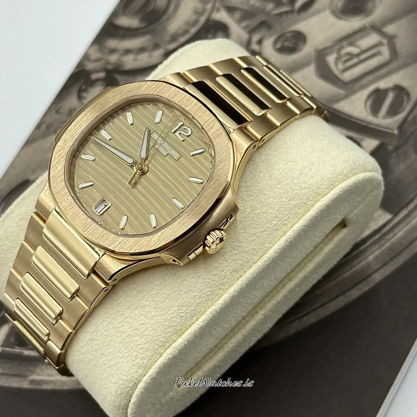 patek-philippe-nautilus-71181r-010-822