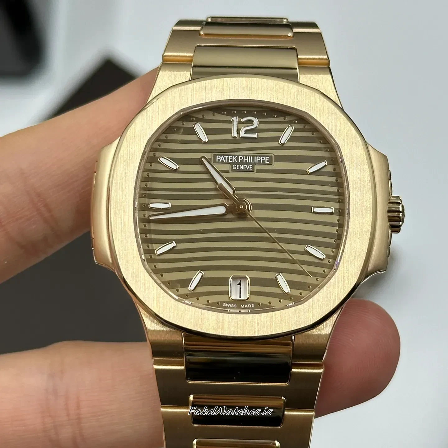 patek-philippe-nautilus-71181r-010-829