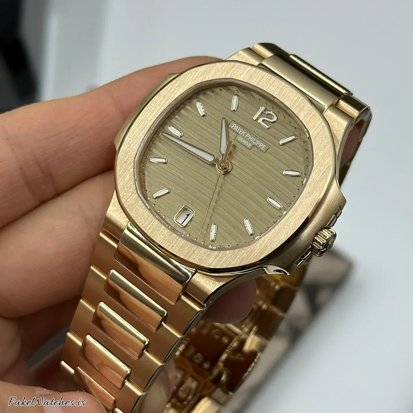 patek-philippe-nautilus-71181r-010-834