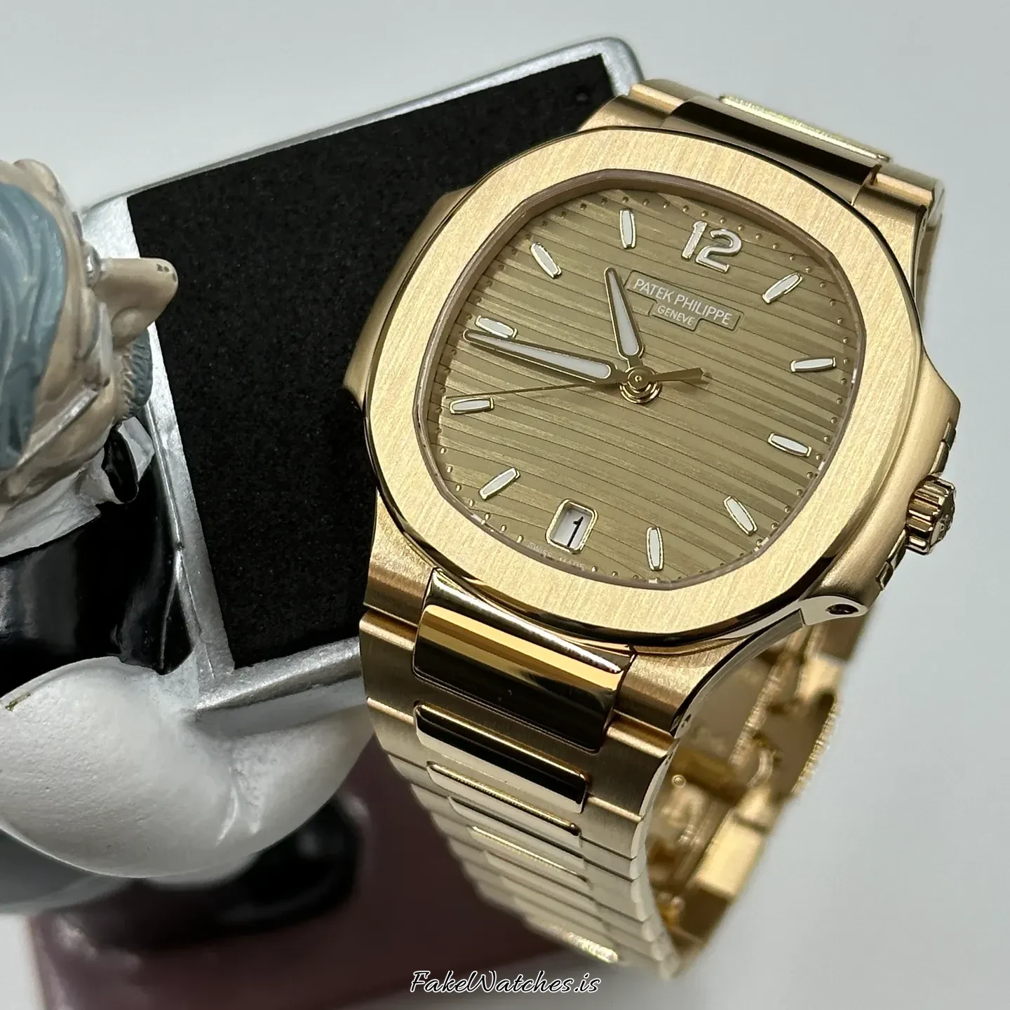 patek-philippe-nautilus-71181r-010-838