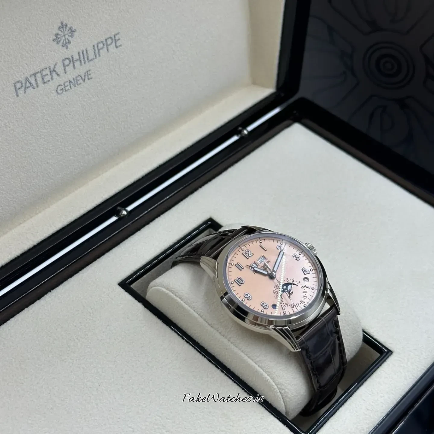 patek-philippe-perpetual-calendar-5320g-011-592
