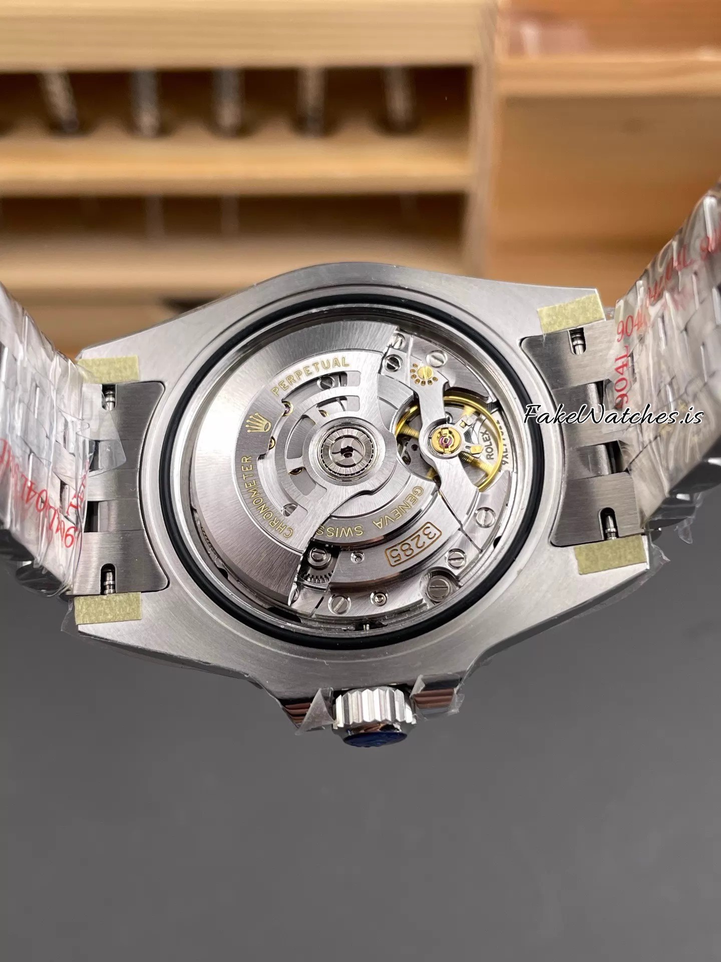 126710blnr-batman-automatic-black-dial-40mm_03