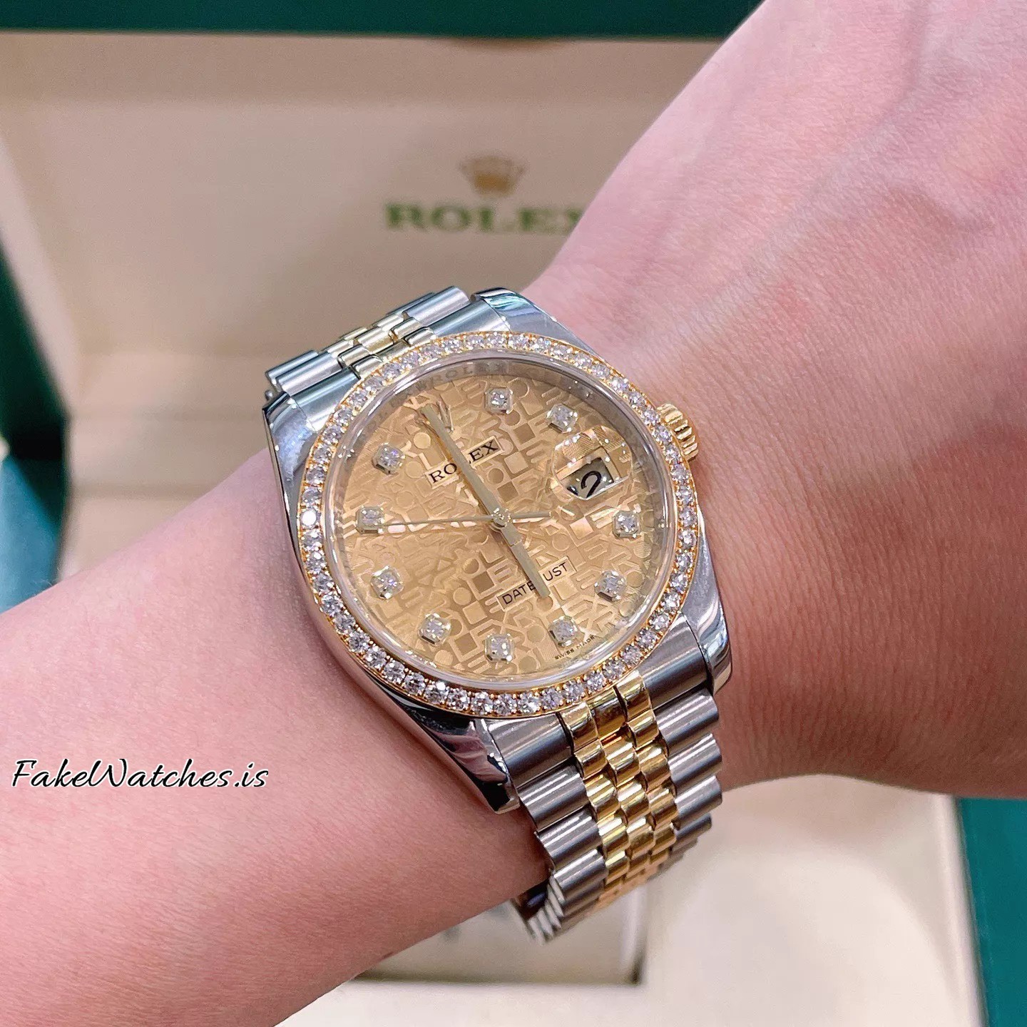 datejust-36mm-116243-two-tone-champagne-dial_03