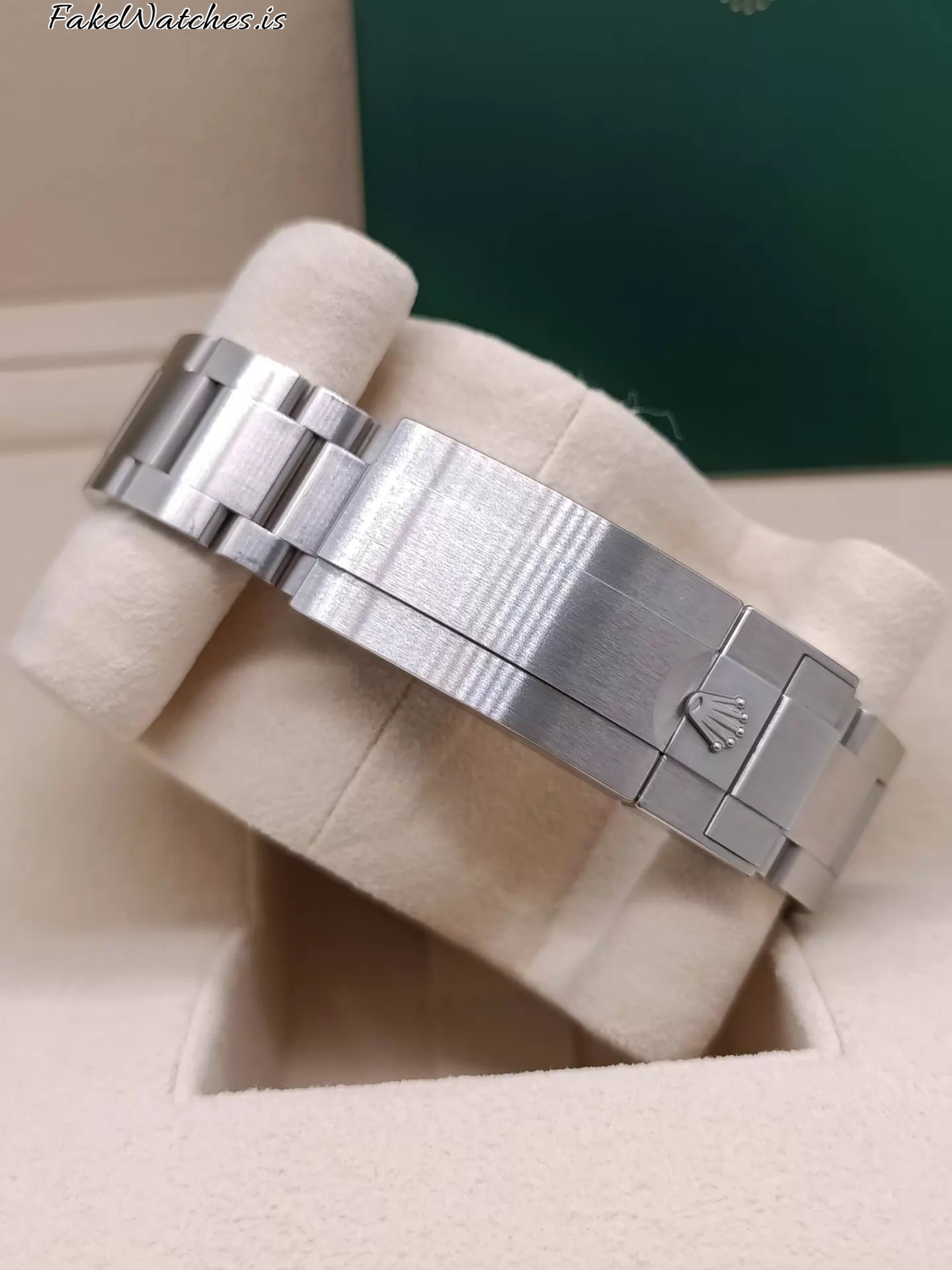 deepsea-sea-dweller-136660-44mm_05