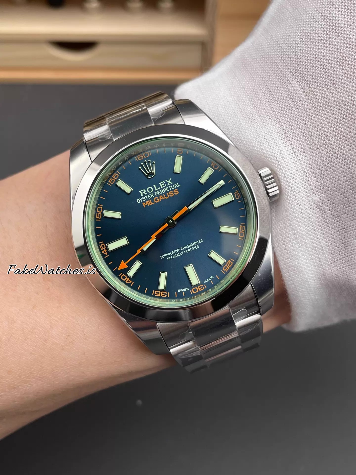 rolex-milgauss-116400gv-z-blue-green_01