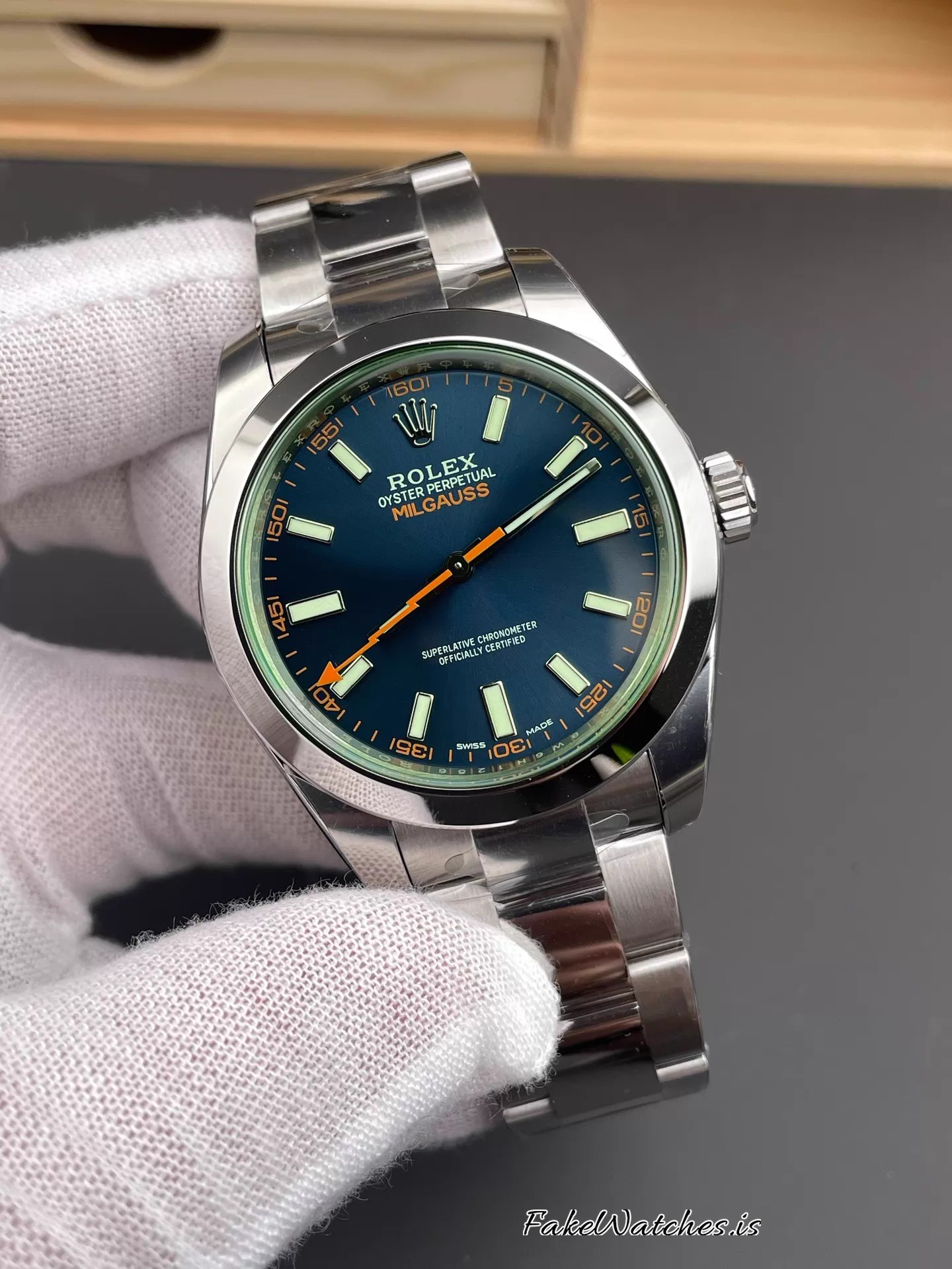 rolex-milgauss-116400gv-z-blue-green_02